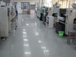 環(huán)氧防靜電地坪漆 廣州建材市場中的關(guān)鍵電子廠地板解決方案